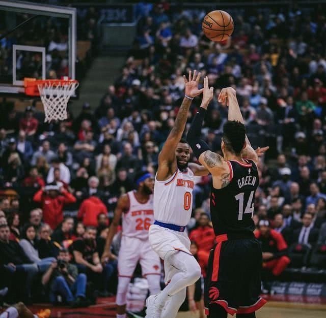 雷速下载-天津狂胜对手，中场组织得当奠定胜局