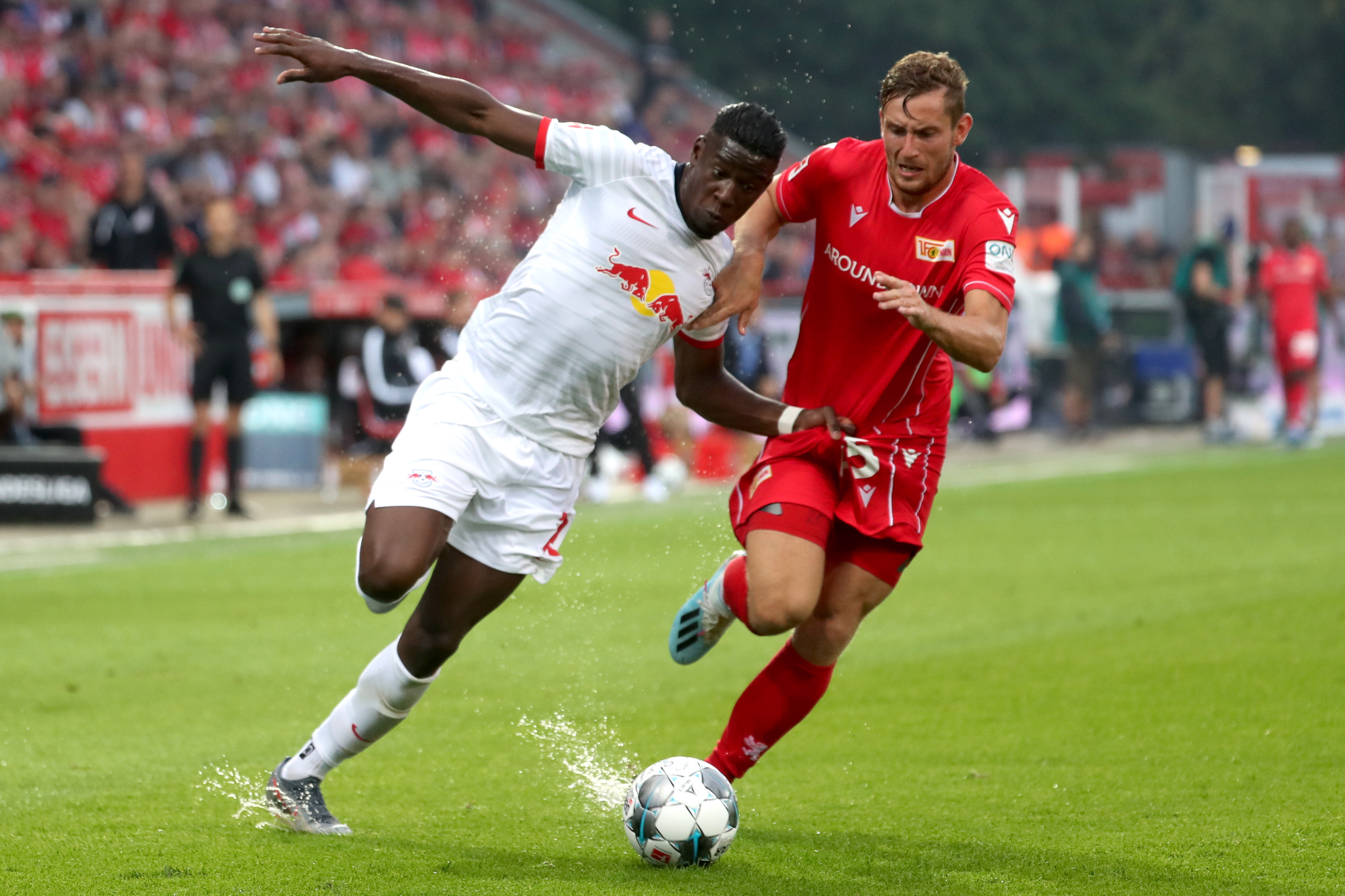 雷速体育直播官网-莱比锡球员受伤无缘下轮比赛，队友紧急替补