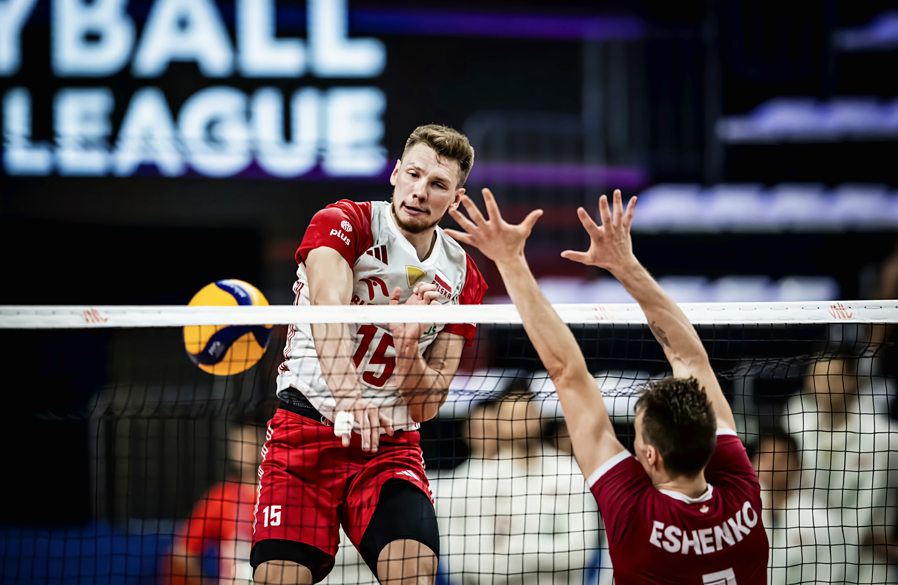 奥地利队绝杀波兰队,奥恰洛夫点燃赛场 奥地利队绝杀波兰队,奥恰洛夫点燃赛场