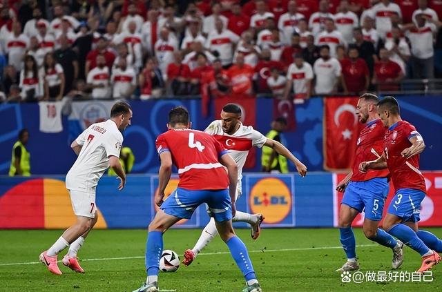 丹麦碾压巴萨，马丁内利惊艳四座