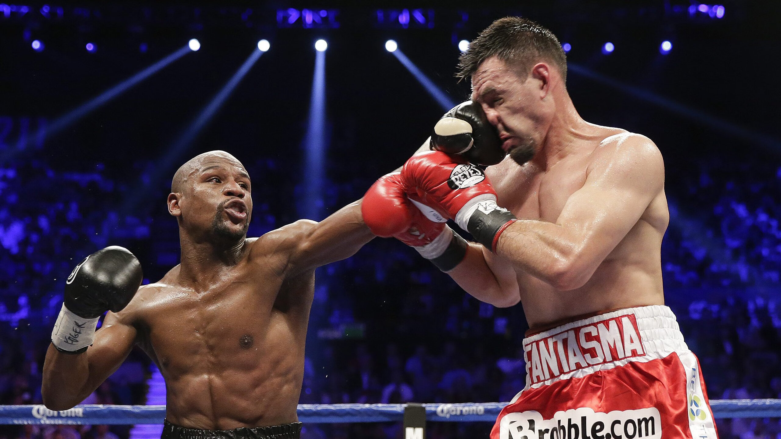 金玟哉关键回合不手软，哥斯达黎加击溃拜仁，亚洲铁卫的欧冠正名之战