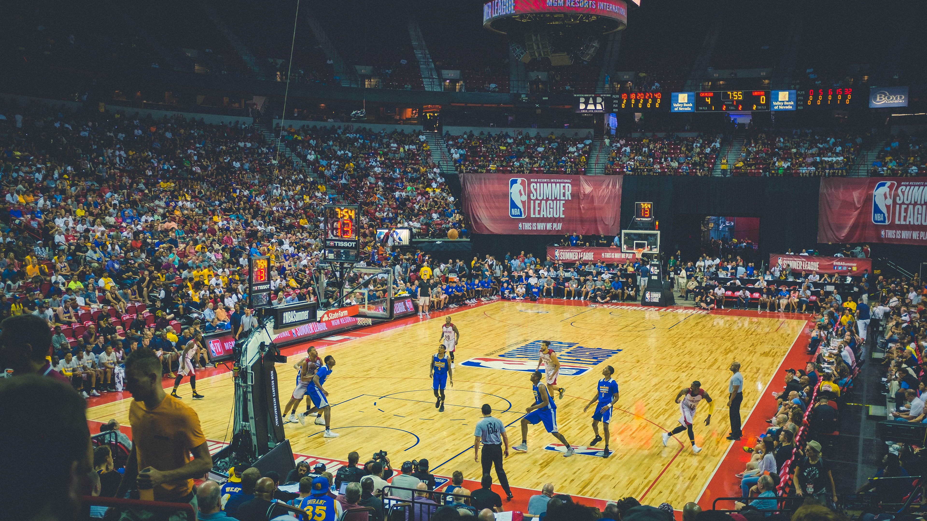 基耶萨的救赎与卡塔尔的奇迹，当足球拒绝剧本