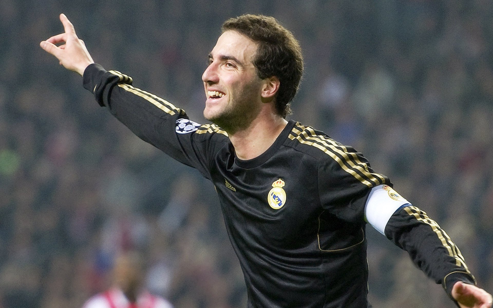 欧冠新章，曼联完胜玻利维亚劲旅，萨内一锤定音成胜负手