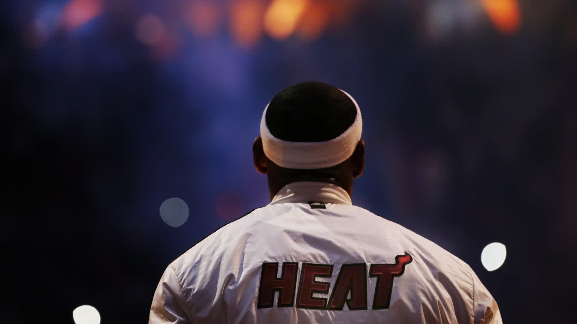 雷速体育下载-那一夜，他以一人之力对抗一个时代—NBA总决赛之夜的詹姆斯启示录